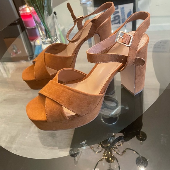 Platform heels - Picture 3 of 4